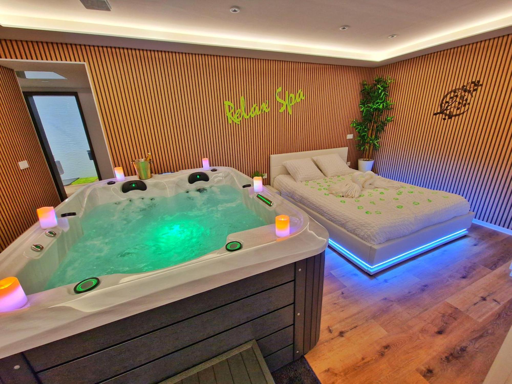 Relax Spa-4 Pers-Jacuzzi-Parking-Jardin-Clim-Colmar Muntzenheim Bagian luar foto
